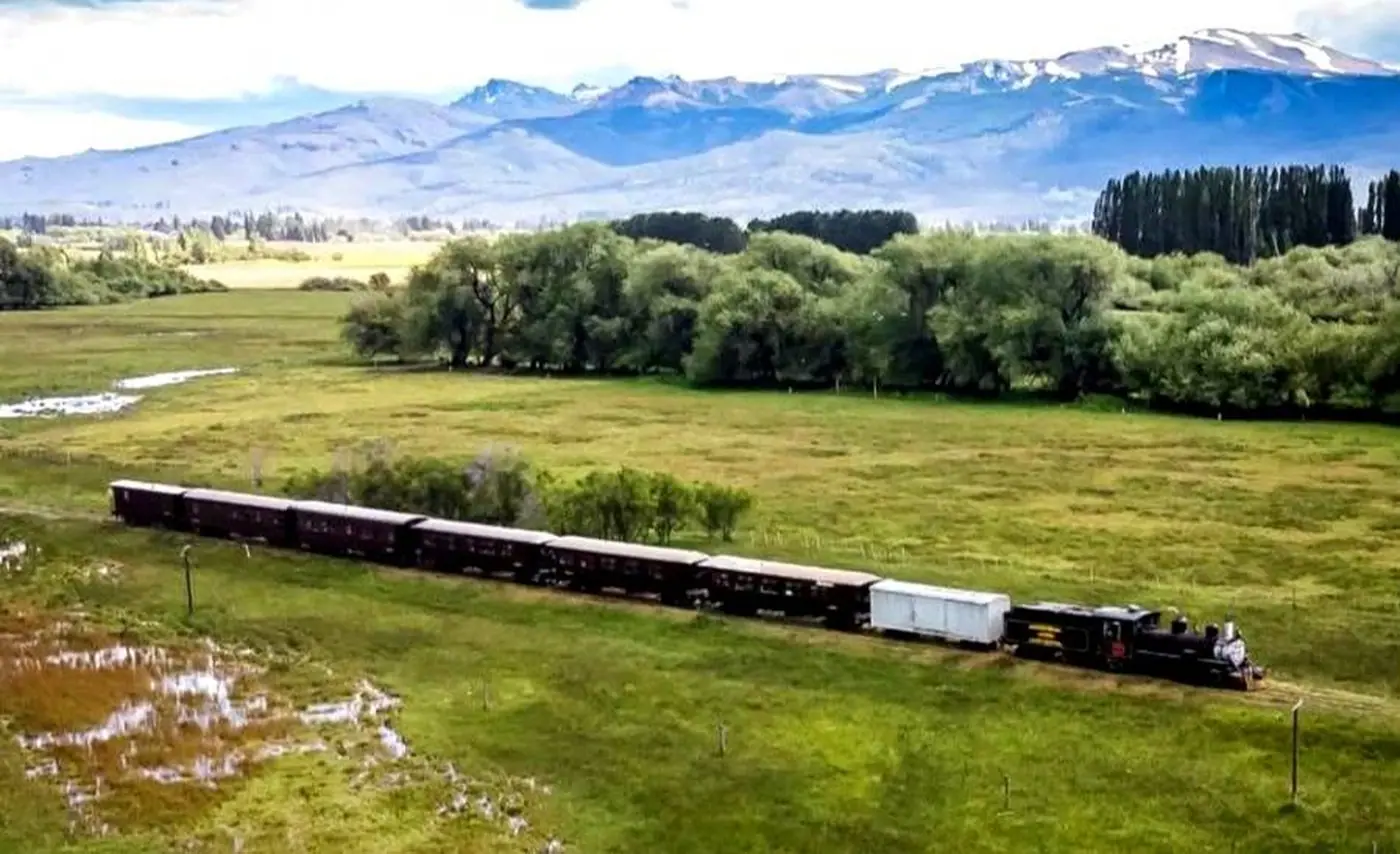 Esquel, a vapor y a caballo