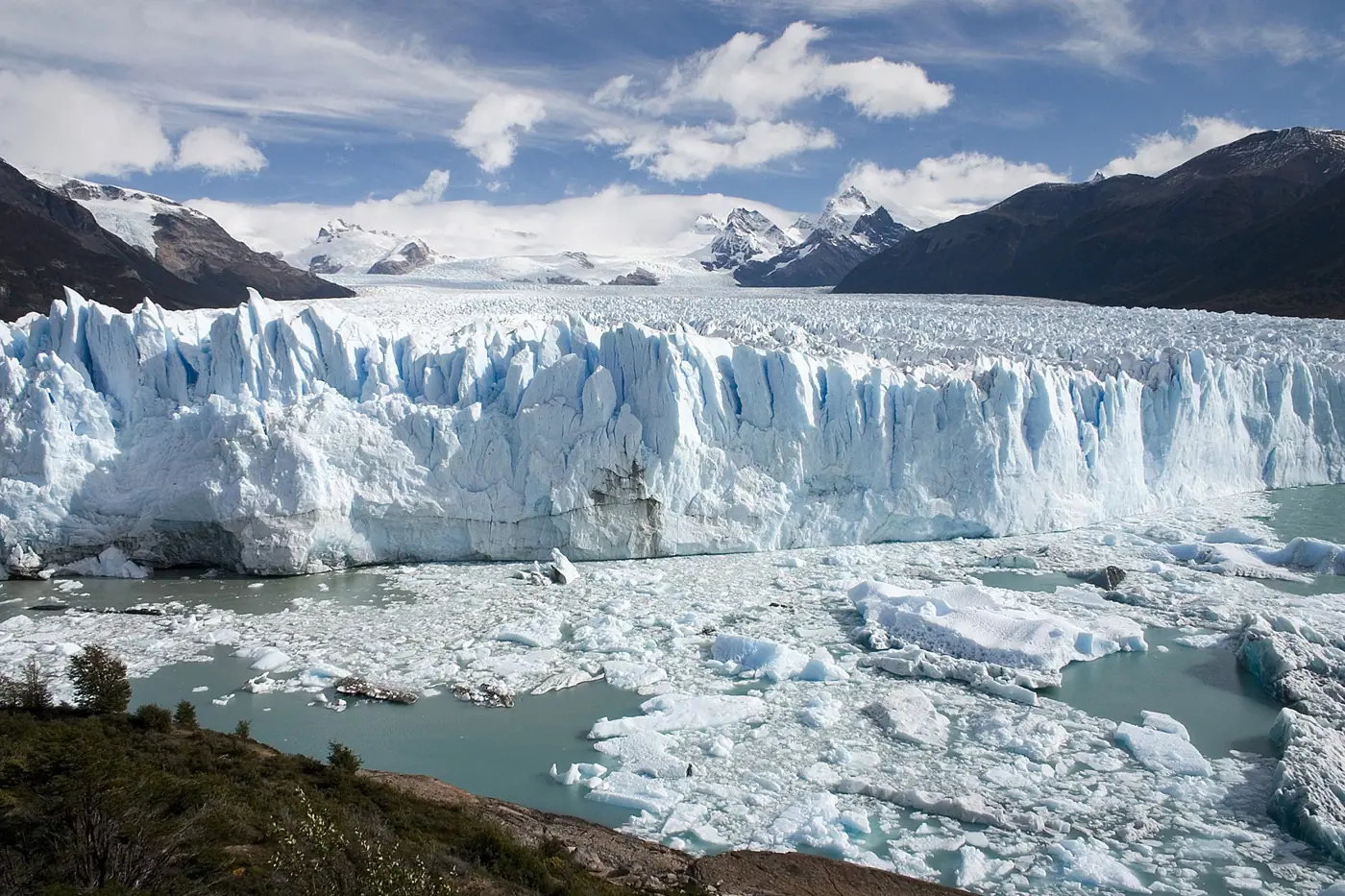 Glaciar Perito Moreno: el hielo que ruge