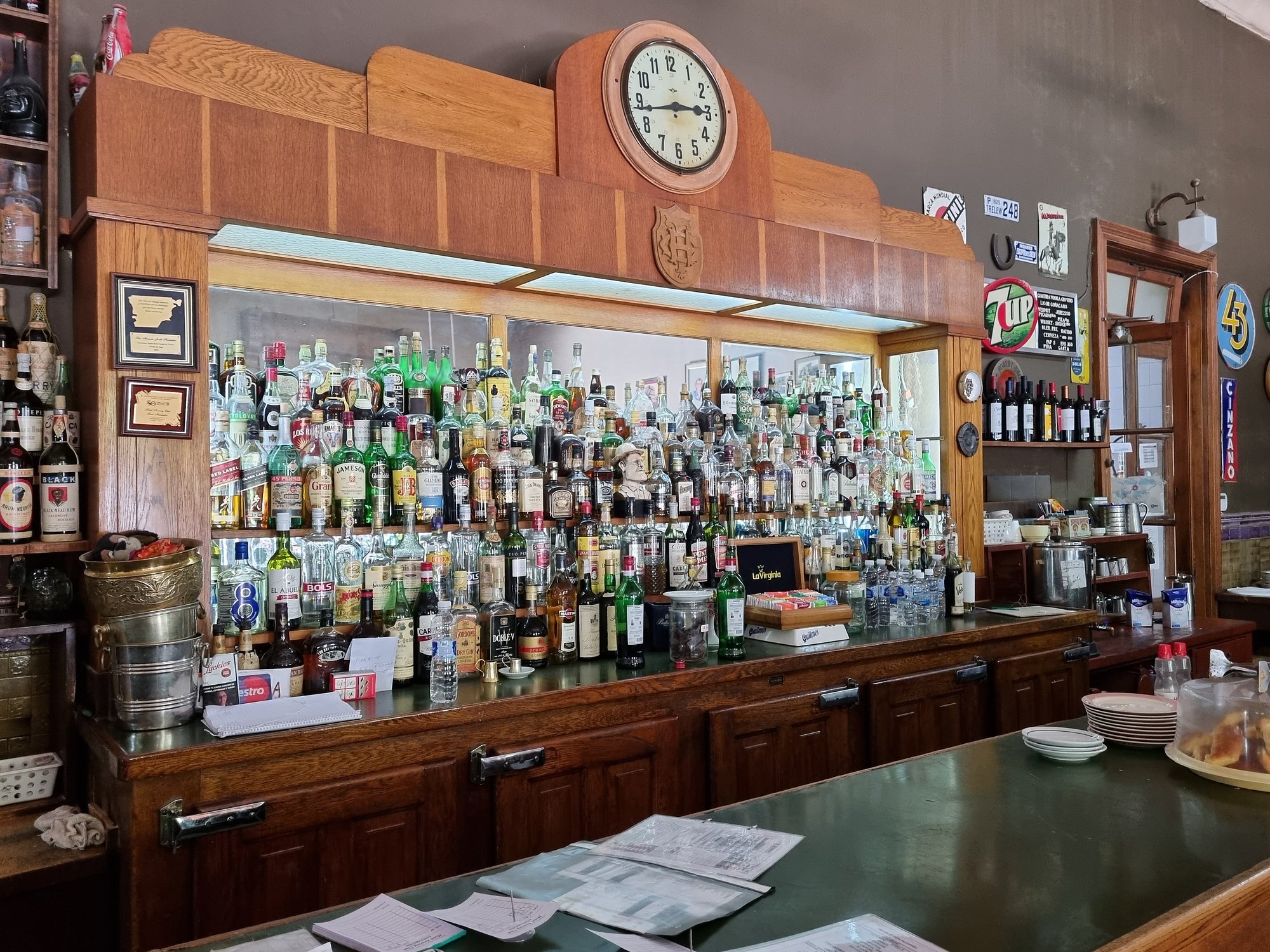 Barra de la Confitería del Touring Club