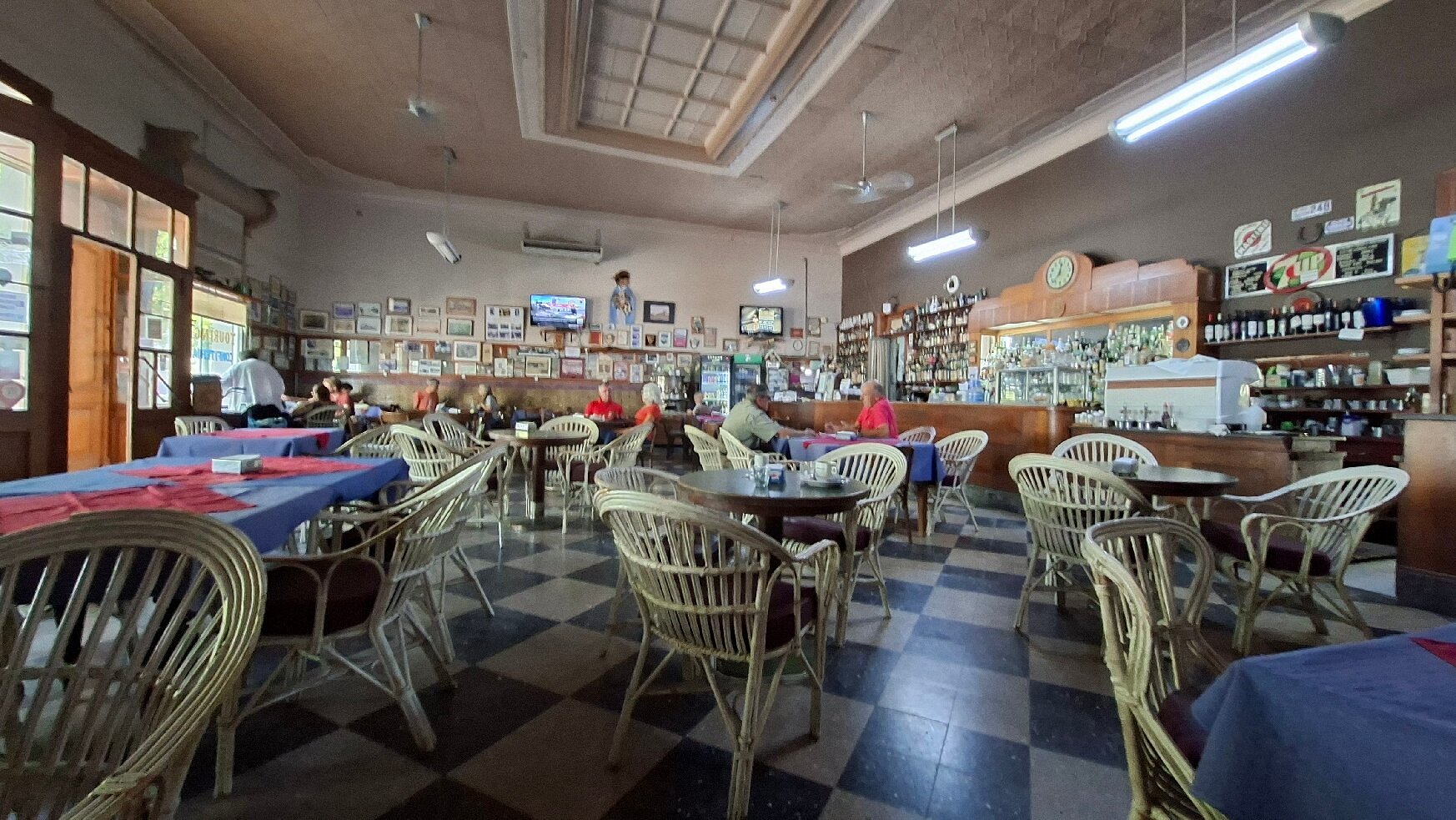 Salón de la Confitería del Touring Club
