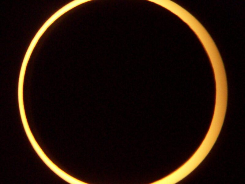 Eclipse solar anular: el anillo de fuego al atardecer
