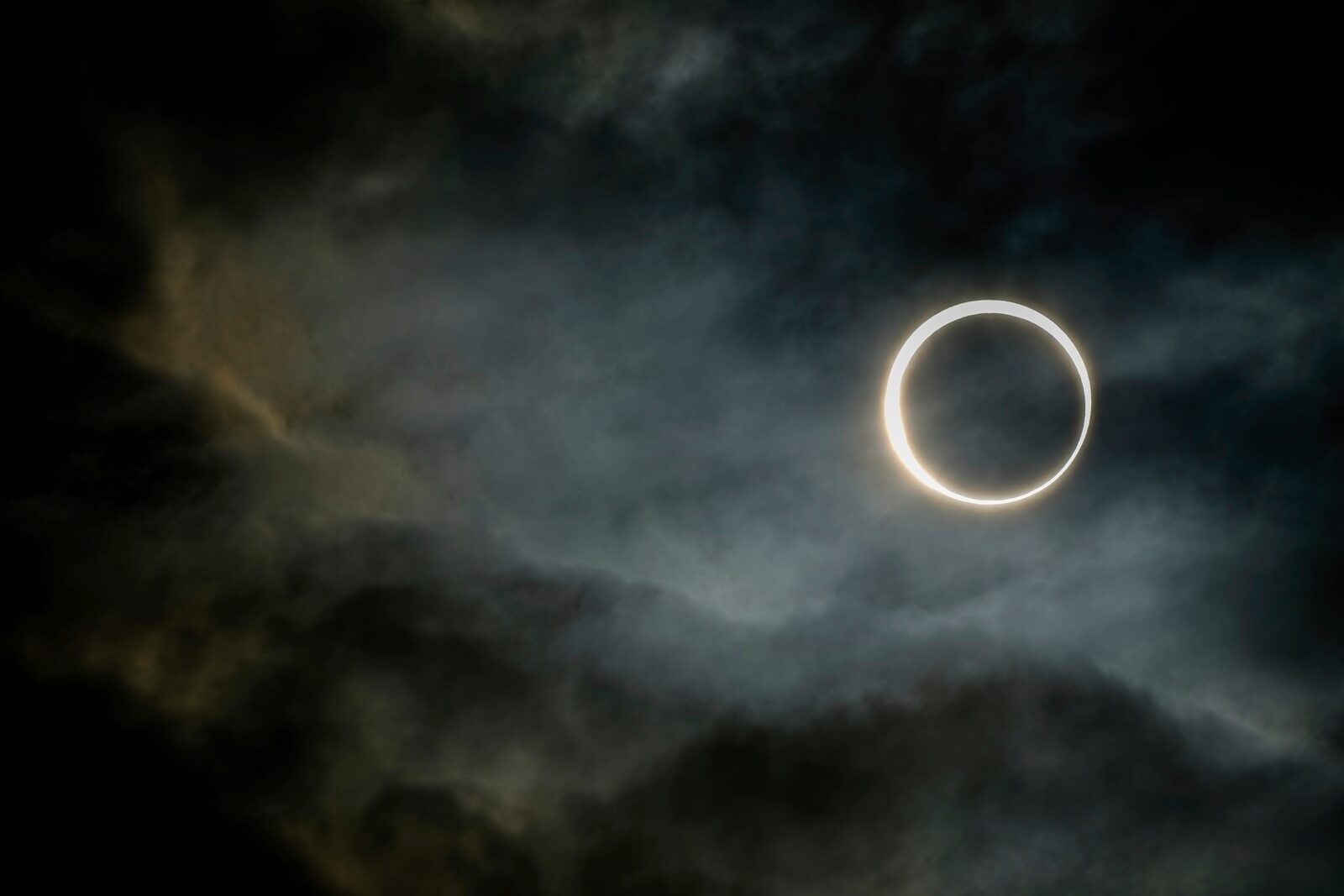 El anillo de fuego de un eclipse solar anular