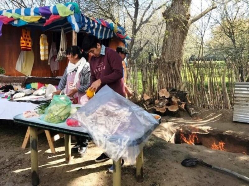 Comidas ancestrales en el Encuentro Gastronómico Ancestral de Gualjaina, Chubut