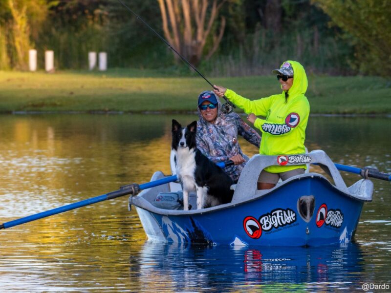 Flotada en balsa por el río Negro cerca de Paso Córdoba, General Roca