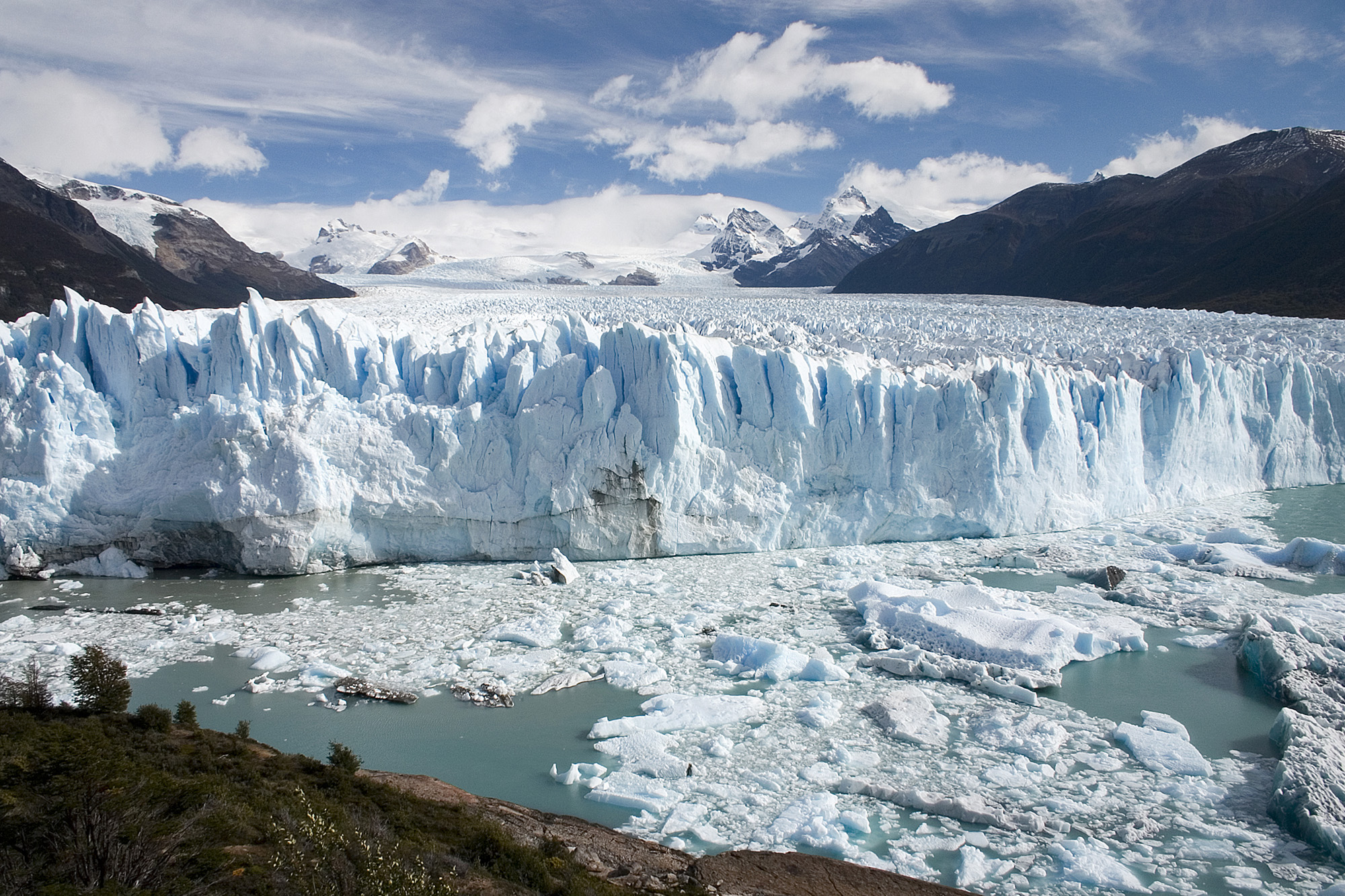 Frente del Glaciar Perito Moreno sobre el Lago Argentino, Santa Cruz