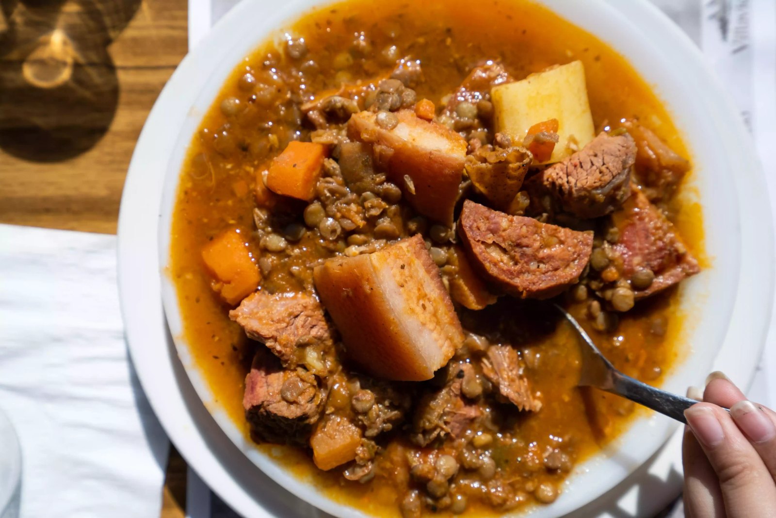 Guiso de lentejas casero de La Fonda del Tío