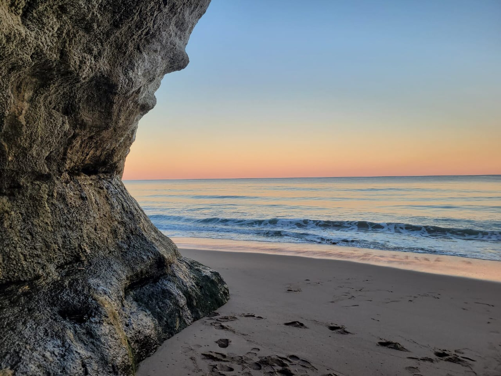 Playa y acantilados de Las Grutas sobre el Golfo San Matías, Río Negro